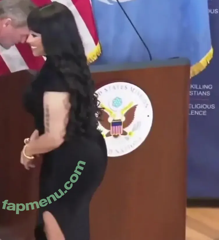 Nicki Minaj nude photo #1389 (nickiminaj)