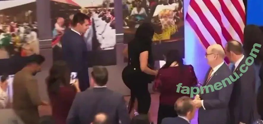 Nicki Minaj nude photo #1399 (nickiminaj)