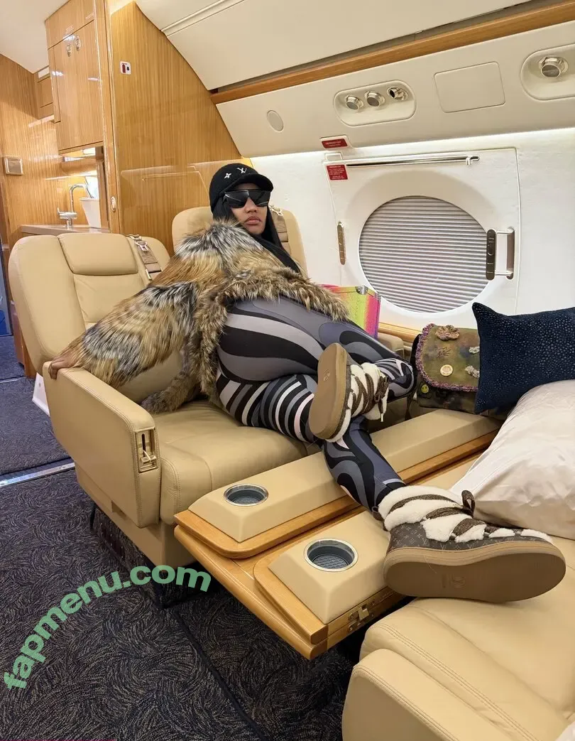 Nicki Minaj nude photo #1416 (nickiminaj)