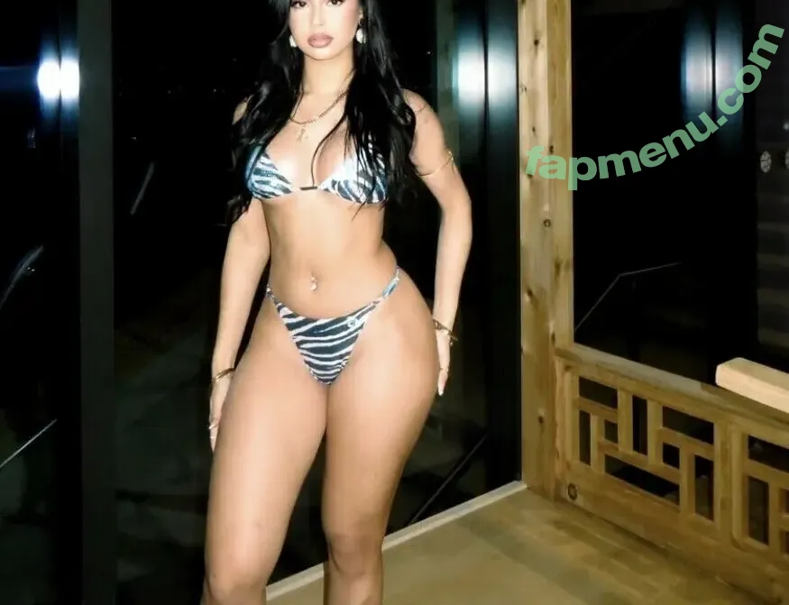 nickimariiee nude photo #0076 (nickimariiee)