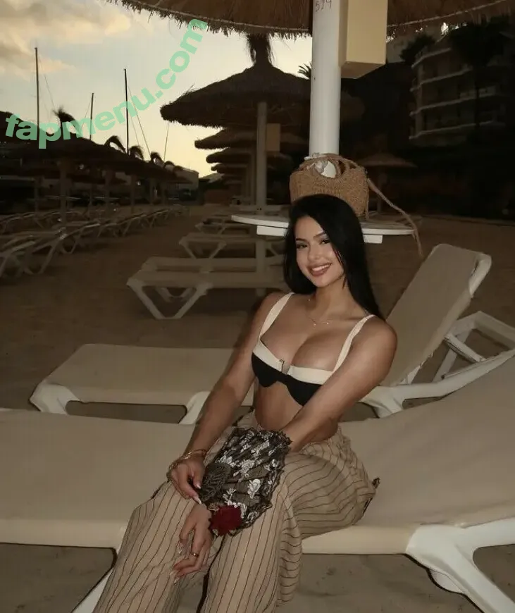 nickimariiee nude photo #0083 (nickimariiee)