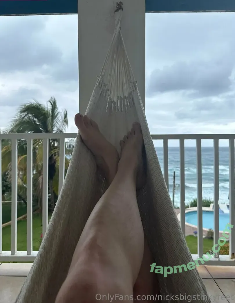 nicksbigstinkyfeet nude photo #0003 (nickbencivengo)