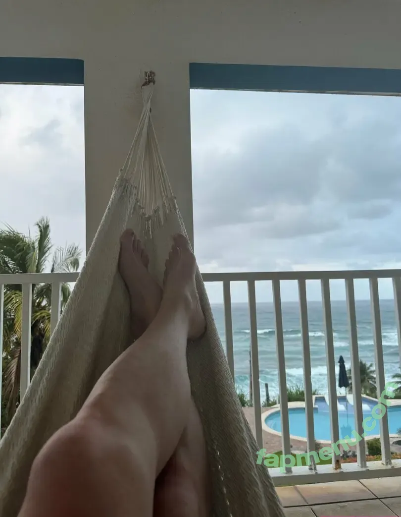 nicksbigstinkyfeet nude photo #0015 (nickbencivengo)