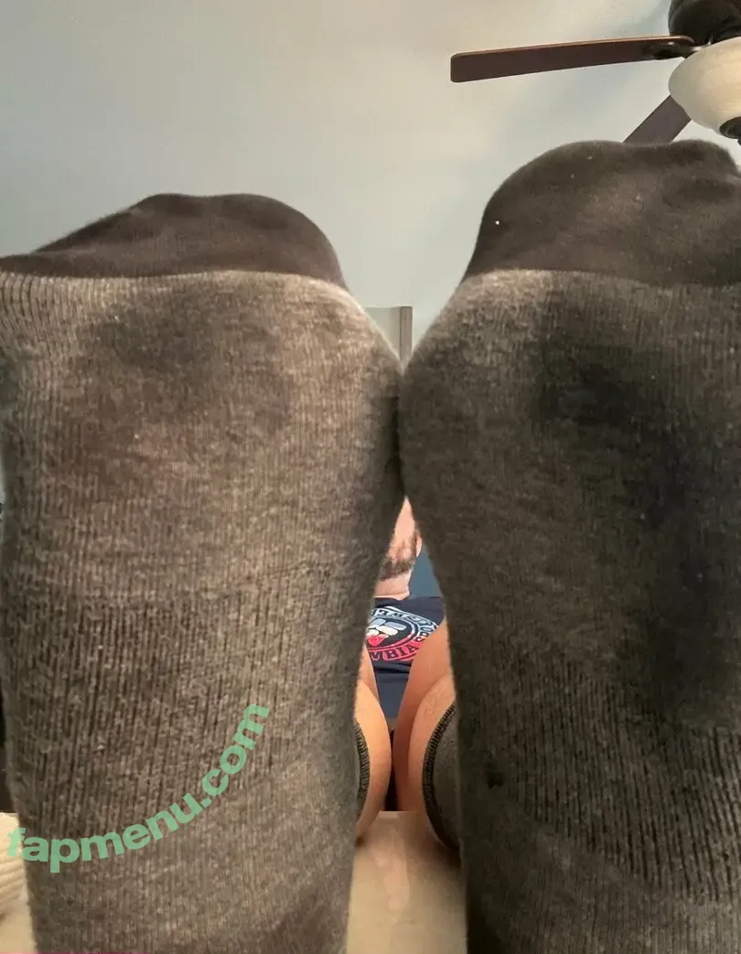 nicksbigstinkyfeet nude photo #0026 (nickbencivengo)