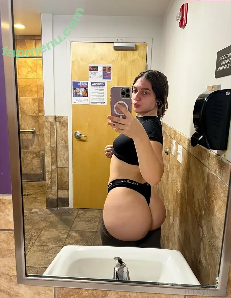 Nickynaple nude photo #0043 (itsnickynaple)