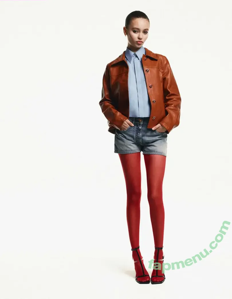 Nico Parker nude photo #0124 (nicoparker)