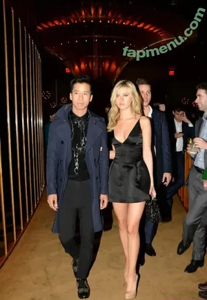 Nicola Peltz / nicolaannepeltz nude photo #0384