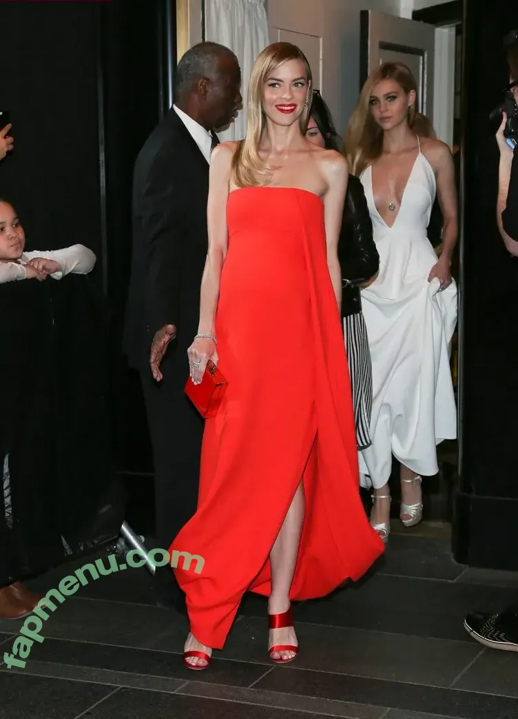 Nicola Peltz nude photo #0370 (nicolaannepeltz)