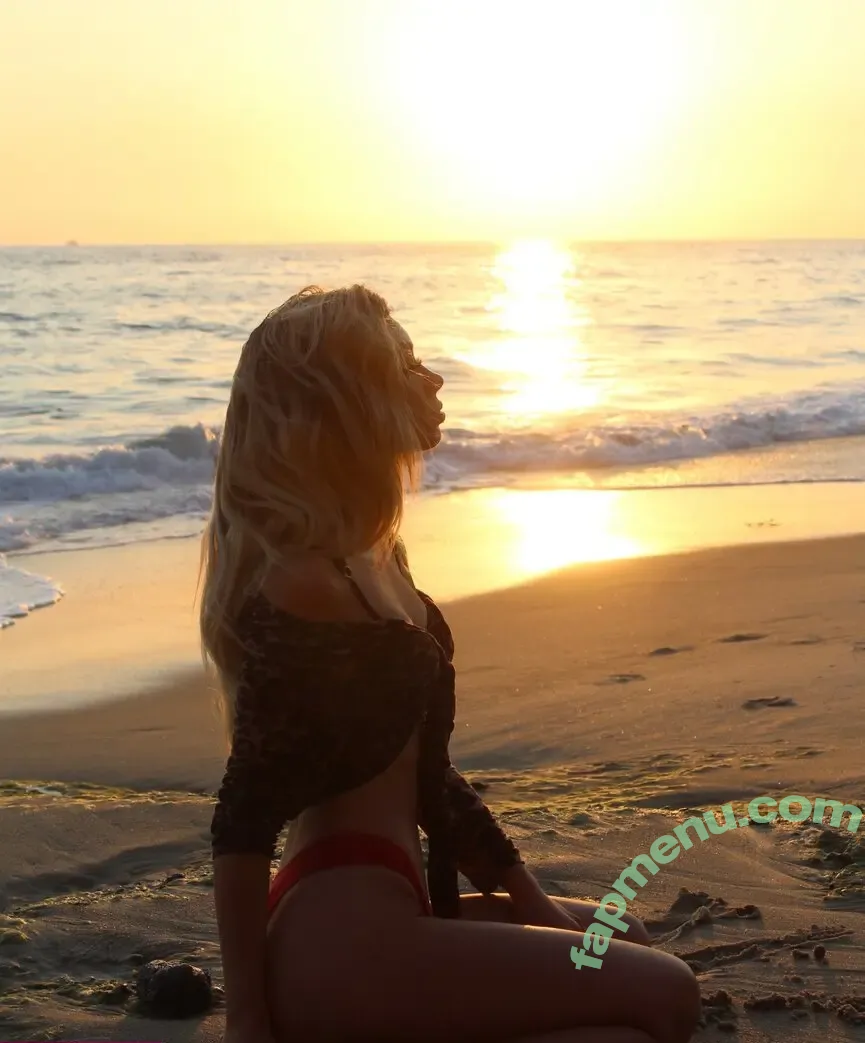 Nicole Batiz nude photo #0030 (coco.batiz)