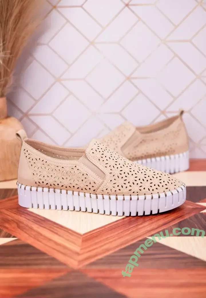 Nicole Cut nude photo #0003 (Nicole Cut)