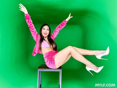 Nicole Doshi / nicoledoshi / nicoledoshiofficial / thedoshidome / yesdoshi nude photo #0904