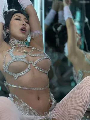 Nicole Doshi / nicoledoshi / nicoledoshiofficial / therealnicoledoshi / yesdoshi nude photo #1377