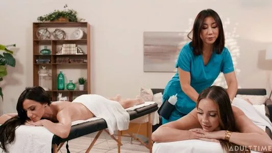 Nicole Doshi / nicoledoshi / nicoledoshiofficial / therealnicoledoshi / yesdoshi nude photo #1585