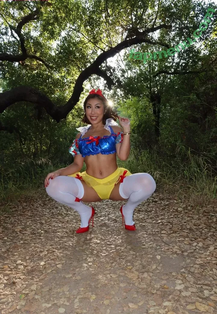 Nicole Doshi nude photo #1450 (nicoledoshi / nicoledoshiofficial / therealnicoledoshi / yesdoshi)