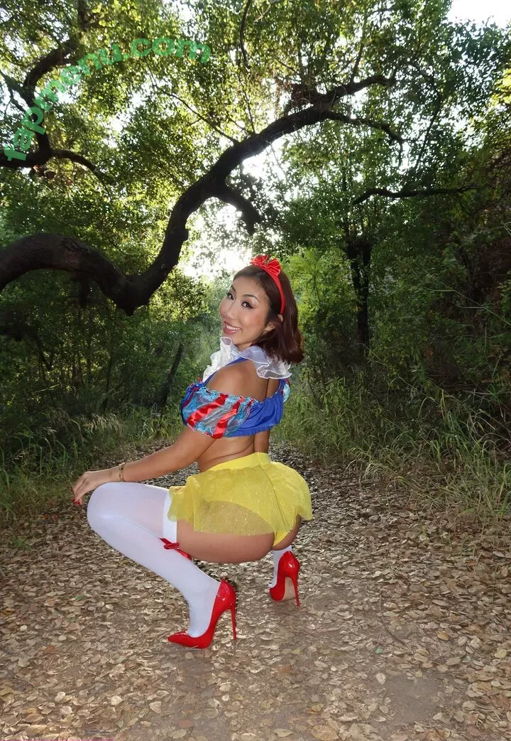 Nicole Doshi nude photo #1451 (nicoledoshi / nicoledoshiofficial / therealnicoledoshi / yesdoshi)