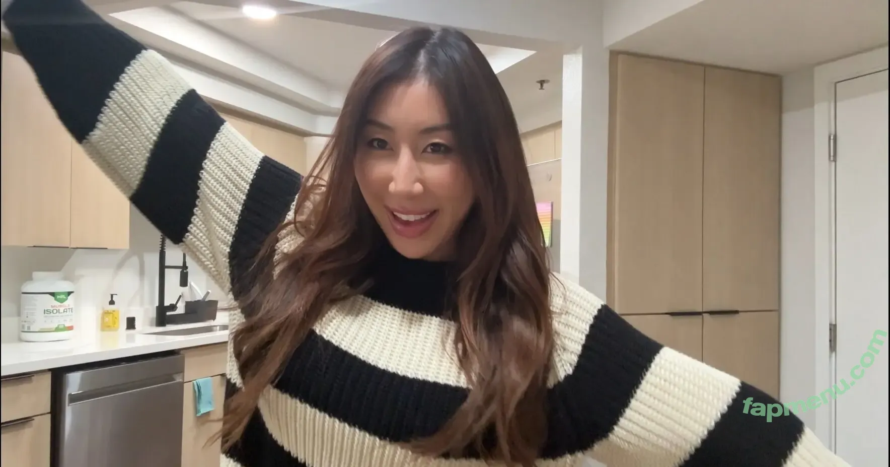 Nicole Doshi nude photo #1736 (nicoledoshi / nicoledoshiofficial / therealnicoledoshi / yesdoshi)