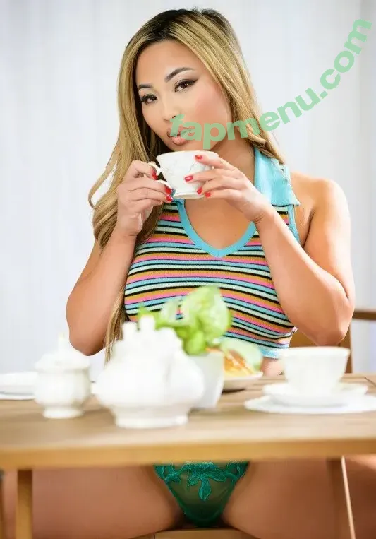 Nicole Doshi nude photo #3079 (nicoledoshi / nicoledoshiofficial / thedoshidome / yesdoshi)