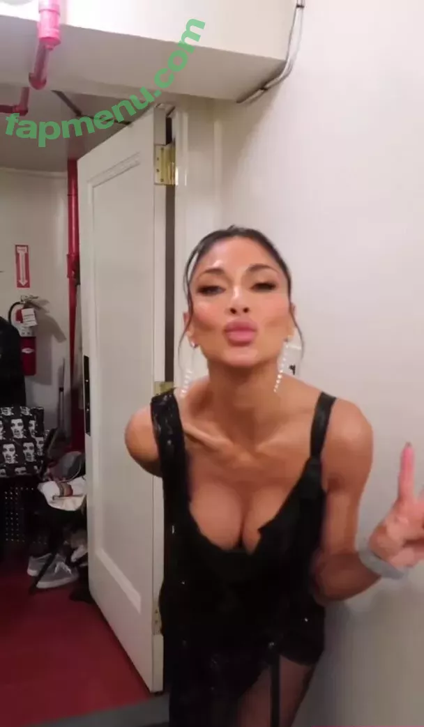 Nicole Scherzinger nude photo #2118 (NicoleScherzy / nicolescherzinger)