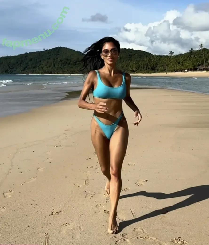 Nicole Scherzinger nude photo #2916 (NicoleScherzy / nicole / nicole_scherzinger / nicolescherzinger)