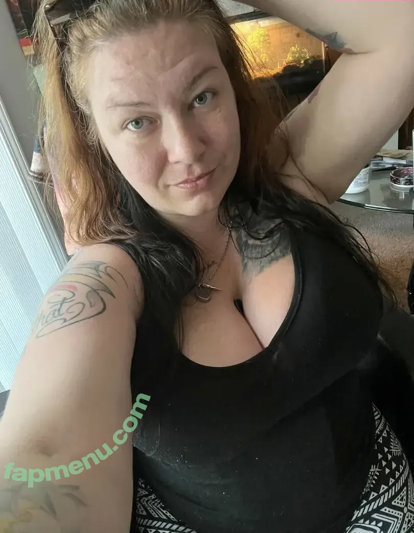 Nicole Schwenk nude photo #0004 (nikkygreeneyes)