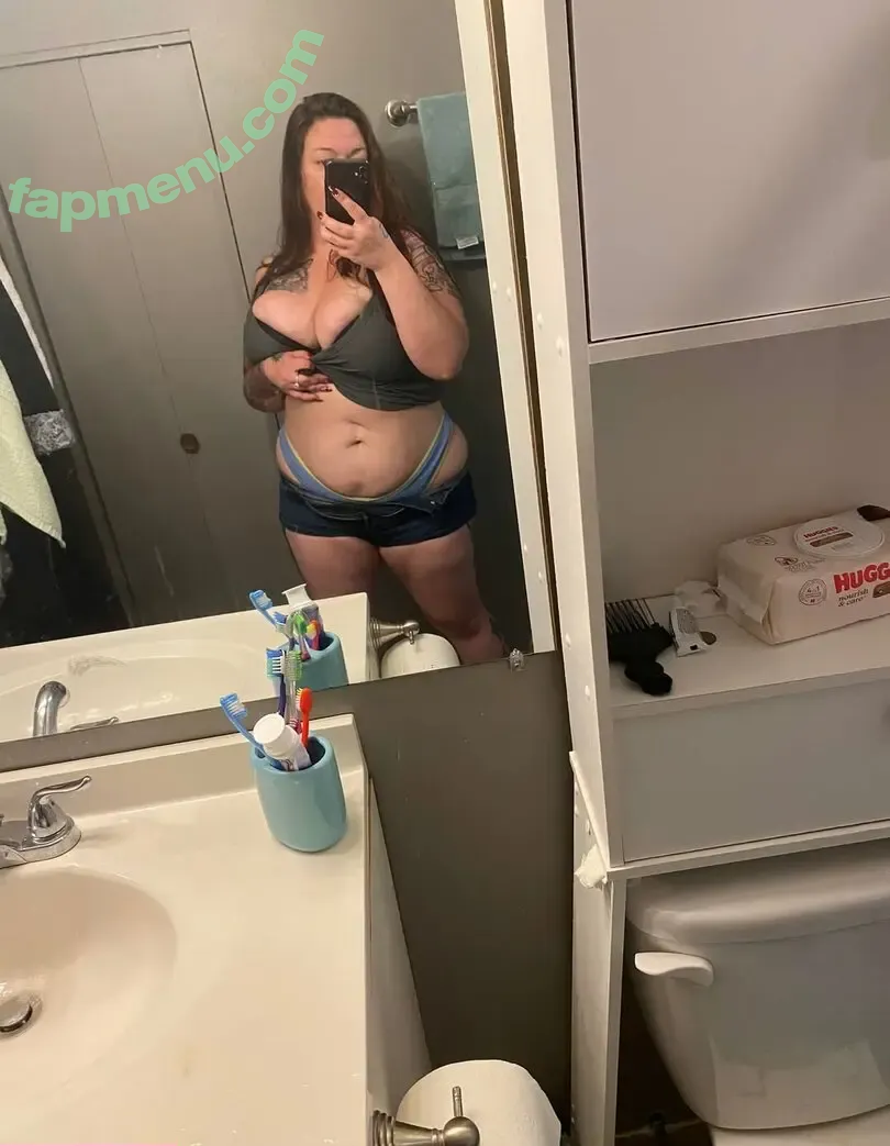 Nicole Schwenk nude photo #0011 (nikkygreeneyes)