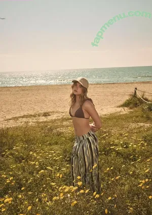 Nicole Wallace / itsnicolewallace nude photo #0144