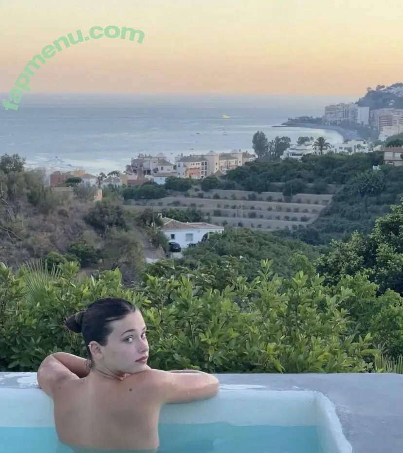 Nicole Wallace nude photo #0010 (itsnicolewallace)