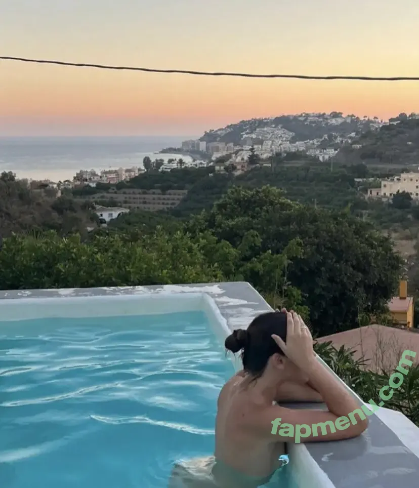 Nicole Wallace nude photo #0017 (itsnicolewallace)