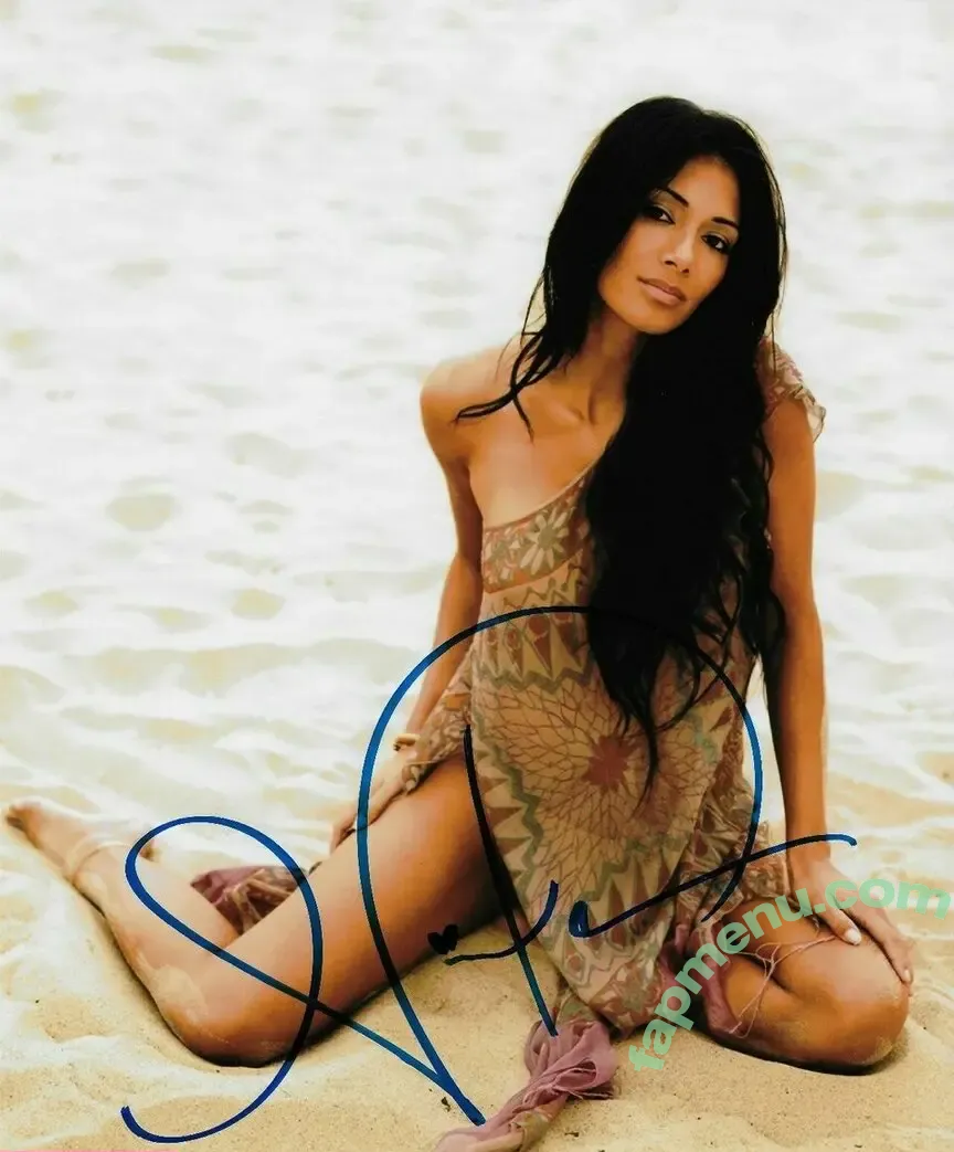 nicolescherzinger nude photo #0005 (nicolescherzinger)