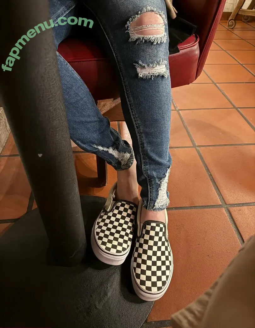 nicolessoftsoles nude photo #0006 (nicolessoftsoles)