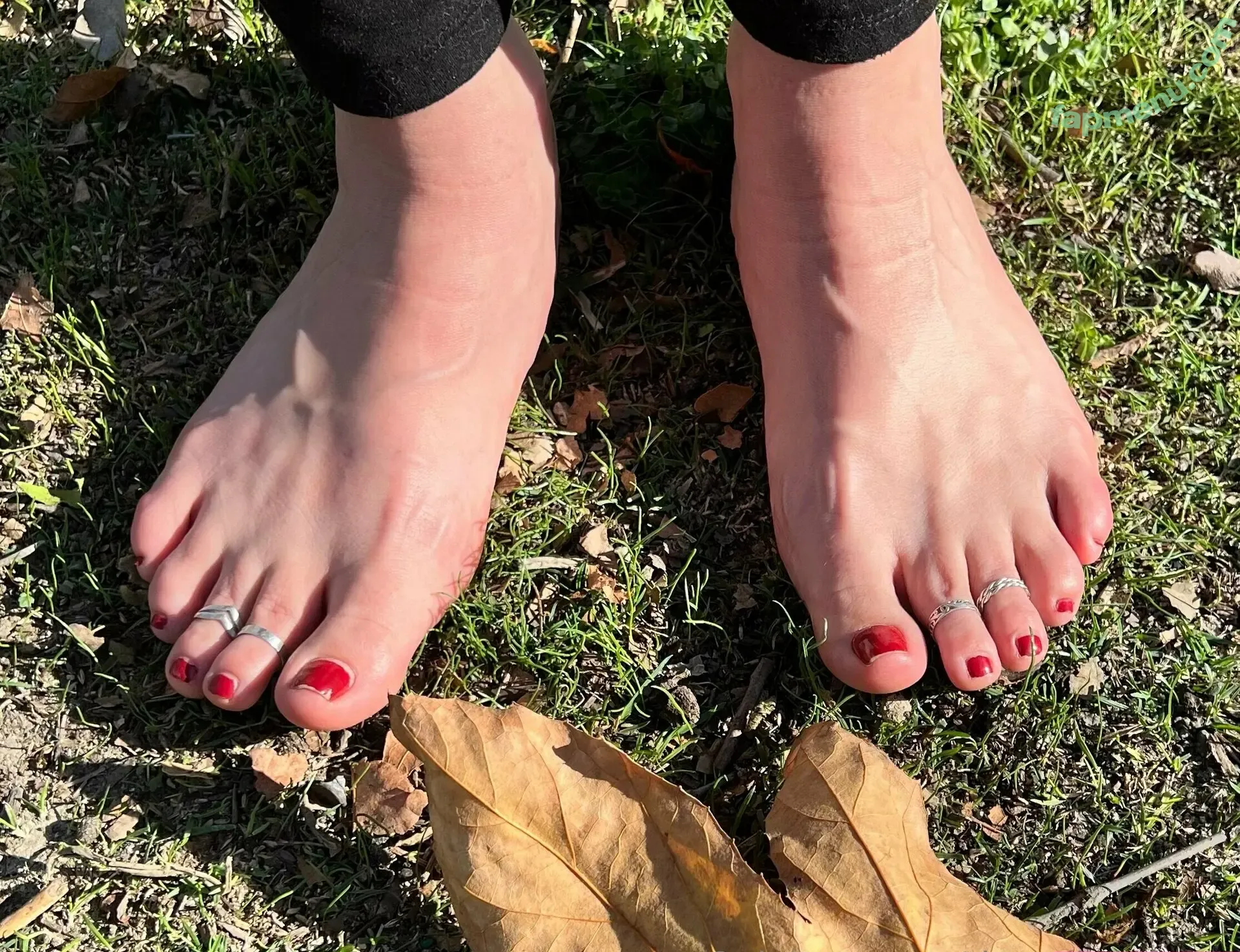 nicolessoftsoles nude photo #0046 (nicolessoftsoles)