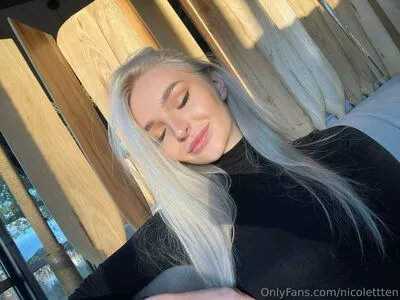 nicolettten / nicolettte.m nude photo #0010