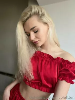 nicolettten / nicolettte.m nude photo #0023