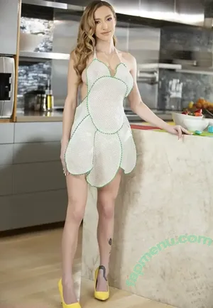 nicollesnow / nicolesnowbooks nude photo #0213