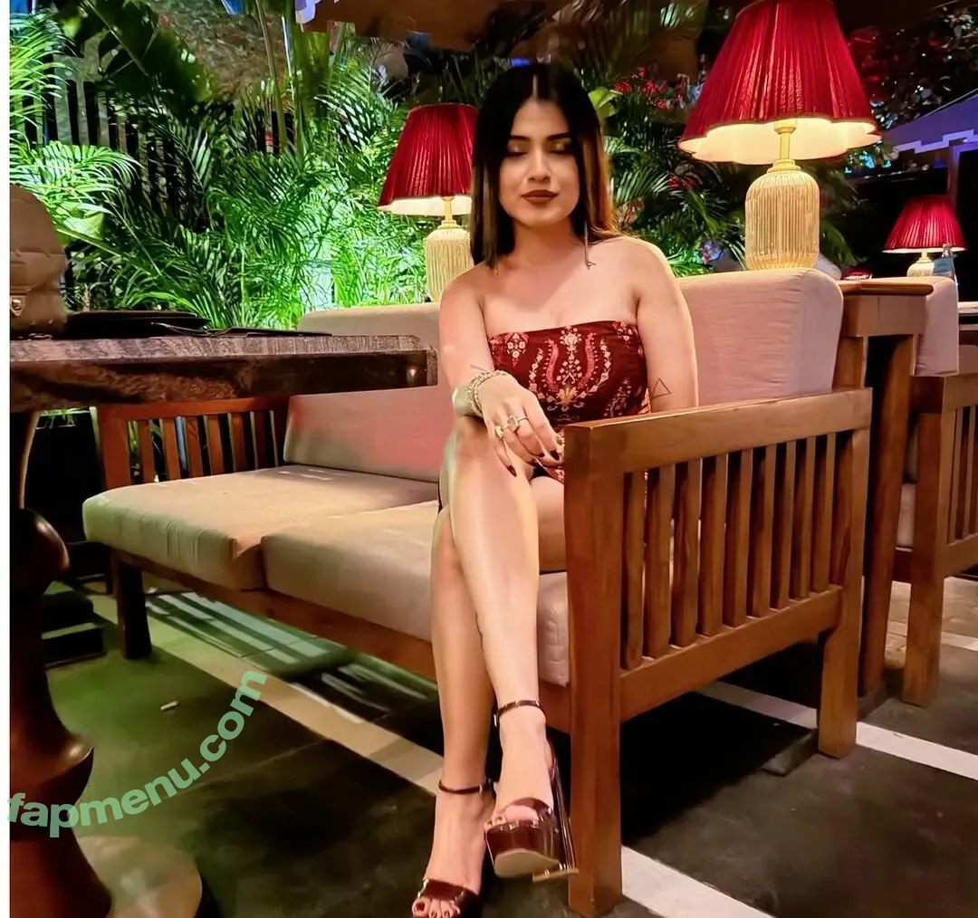 Nidhi Chaudhary nude photo #0056 (thenidhichaudhary)