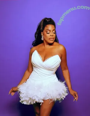 Niecy Nash / niecynash1 nude photo #0128