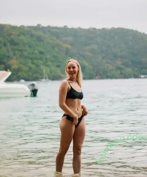 Nienke Helthuis / nienkehelthuis nude photo #0045