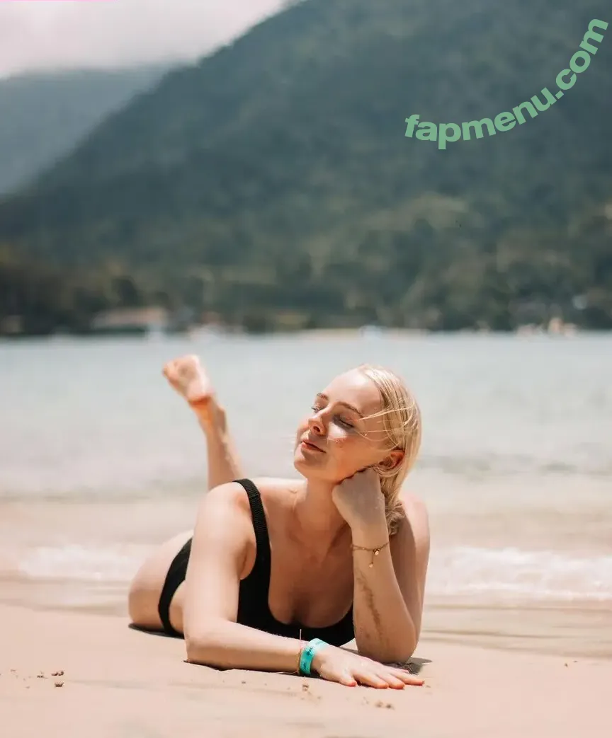 Nienke Helthuis nude photo #0042 (nienkehelthuis)