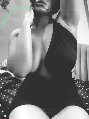 Niharika Jaiswal / niharikaa.aa / niharikaa.jaiswal nude photo #0005