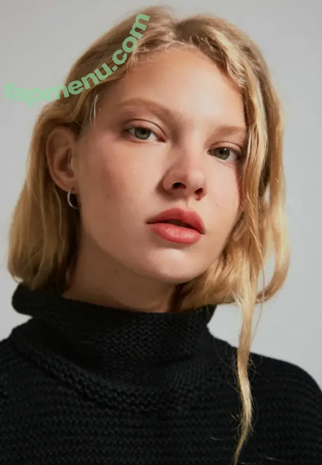 Nika Khromova nude photo #0001 (Nikki Khromova / nikkikhromova)