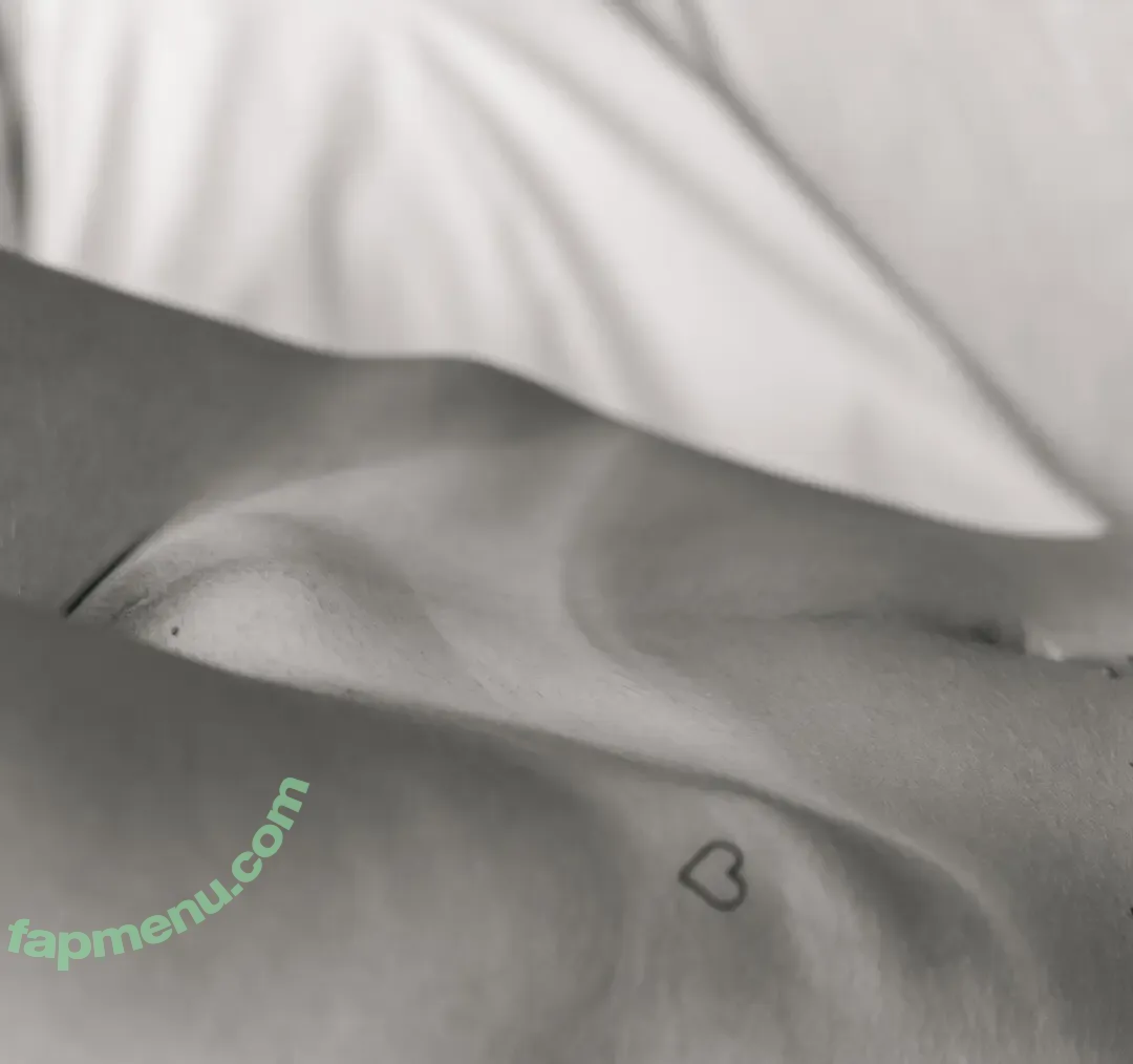 Nika Strawberry nude photo #0037 (Just_me_not_more / Veronichka_klubnichka / angelgreen.eyes)