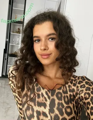 nikadevis nude photo #0070