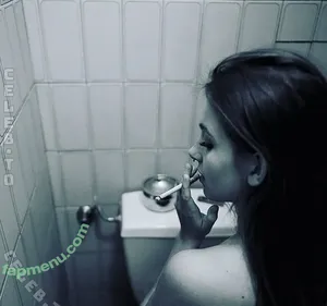 Nike101 / nikehunderteins nude photo #0077