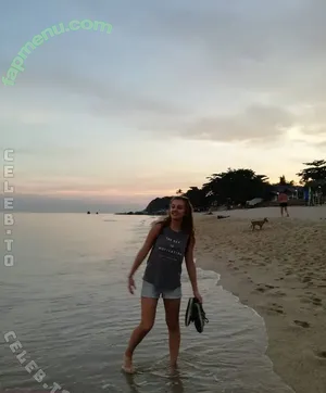 Nike101 / nikehunderteins nude photo #0085