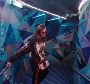 Nike101 / nikehunderteins nude photo #0093