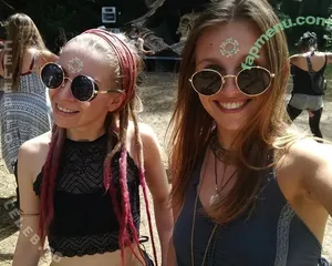 Nike101 / nikehunderteins nude photo #0101