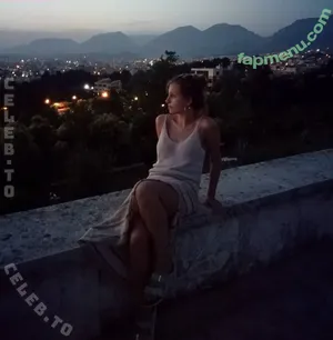 Nike101 / nikehunderteins nude photo #0110