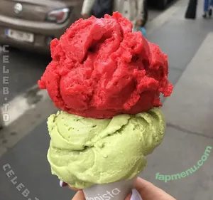 Nike101 / nikehunderteins nude photo #0113