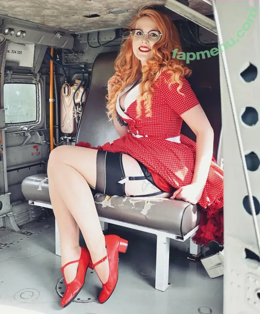 niki.foxmutt nude photo #0006 (niki.foxmutt)