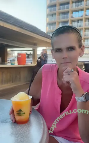 niki.j / nikijofficial nude photo #0055